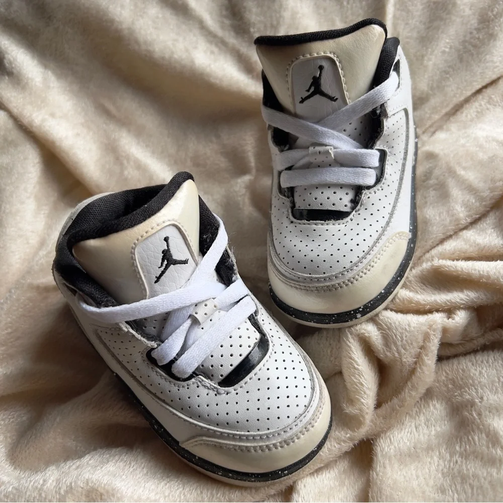 JORDAN Children Baby Toddler Black White Sneaker Shoes Size 5C ( UNISEX )